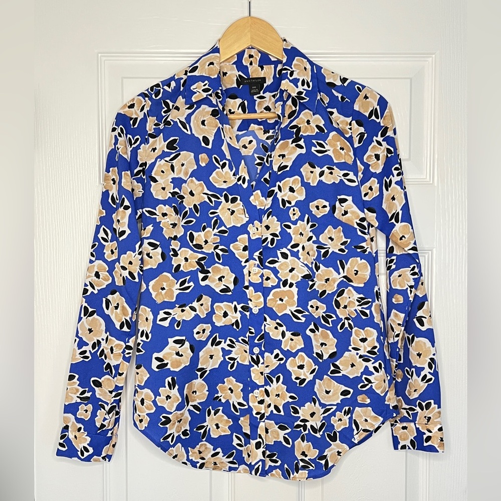 Ann Taylor Essential Blue Floral Button-Down Blouse | XXS